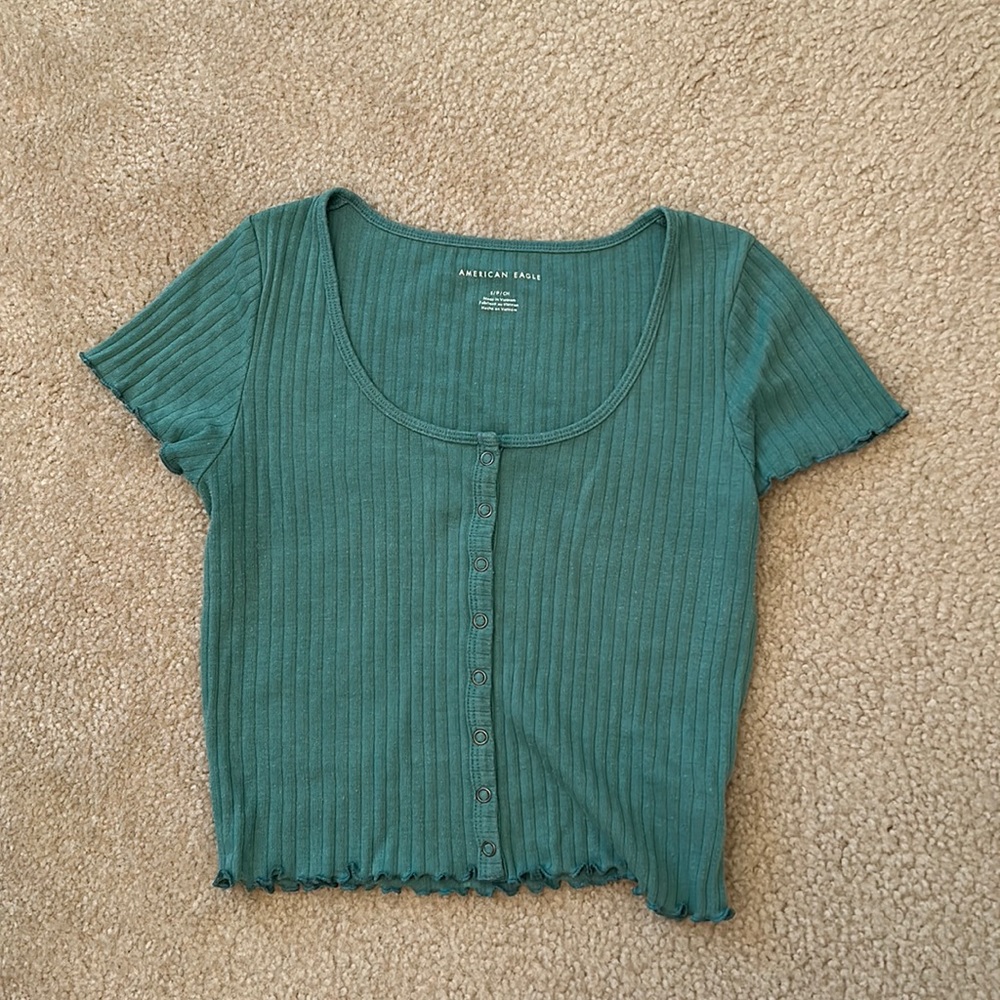 im selling these cute american eagle tops because they’re not my size anymore